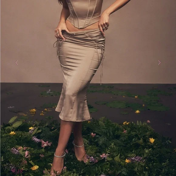 House of CB Sidonie Champagne Gold Lattice Satin Midi Skirt M - Picture 3 of 11